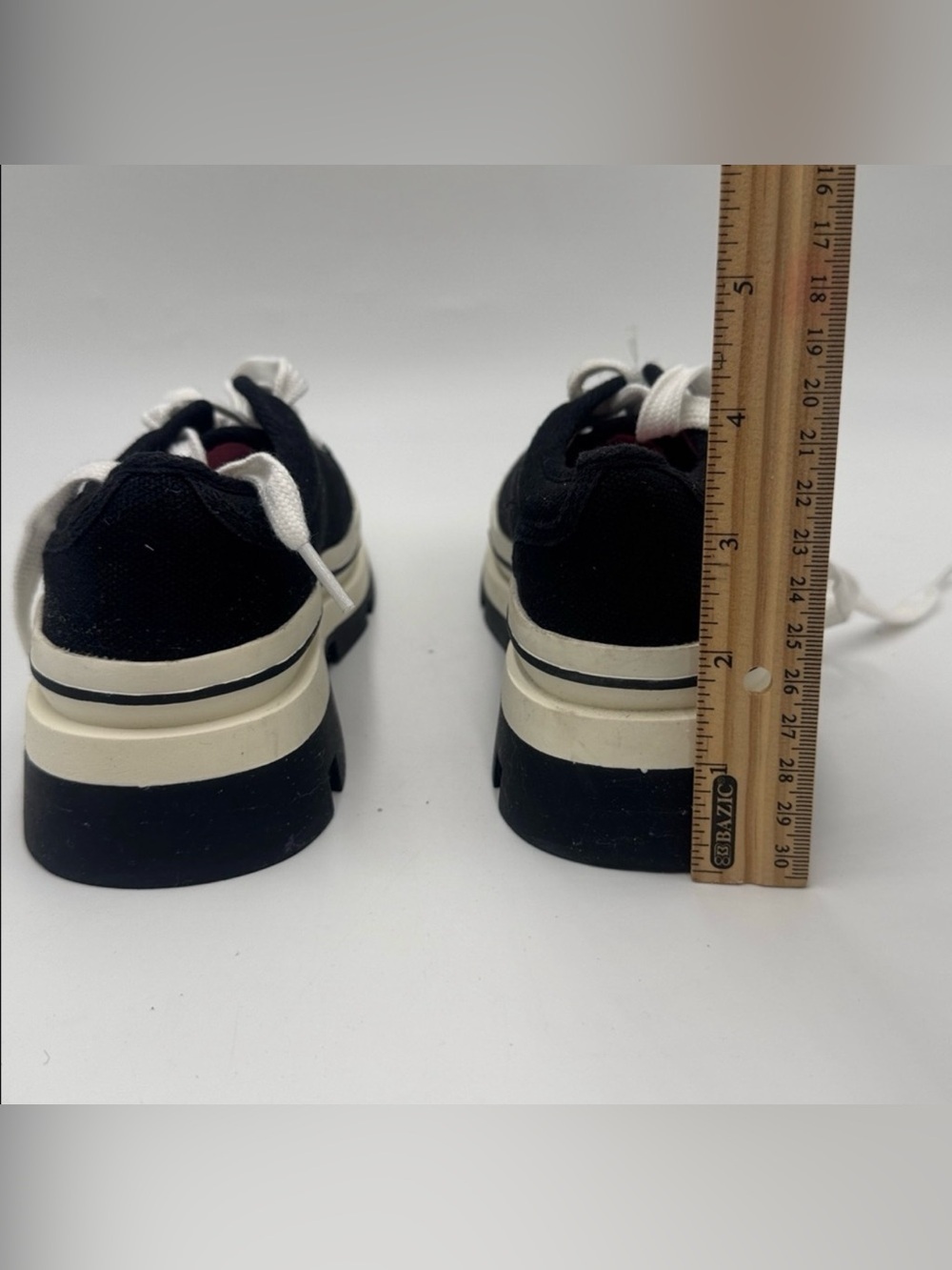 Steve Madden Girls Shoes Kitsch Platform Size 2
Color White/black - Picture 6 of 13